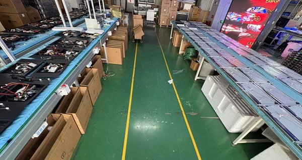 華邦瀛21.5寸廣告機(jī) 華邦瀛21.5寸廣告機(jī)