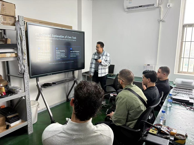 法國客戶組團到華邦瀛學習LED顯示屏維修的真實經(jīng)歷 法國客戶組團到華邦瀛學習LED顯示屏維修的真實經(jīng)歷